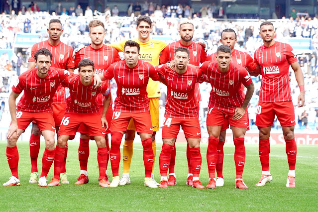 SEVILLA F. C. Temporada 2021-22. Fernando, Rakitic, Bono, En-Nesyri, Koundé, Diego Carlos. Delaney, Jesús Navas, Marcos Acuña, Papu Gómez, Erik Lamela. REAL SOCIEDAD DE FÚTBOL DE SAN SEBASTIÁN 0 SEVILLA C. F. 0. 19/09/2021. Campeonato de Liga de 1ª División, jornada 5. San Sebastián, Guipúzcoa, Reale Arena.