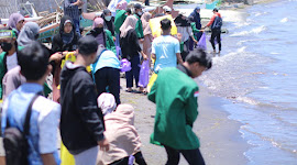 Jaga Ekosistem Laut. Ribuan Kader HIMMAH NWDI Aksi Bersih Sampah di Pantai