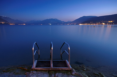 Photo of Annecy lake at blue hour