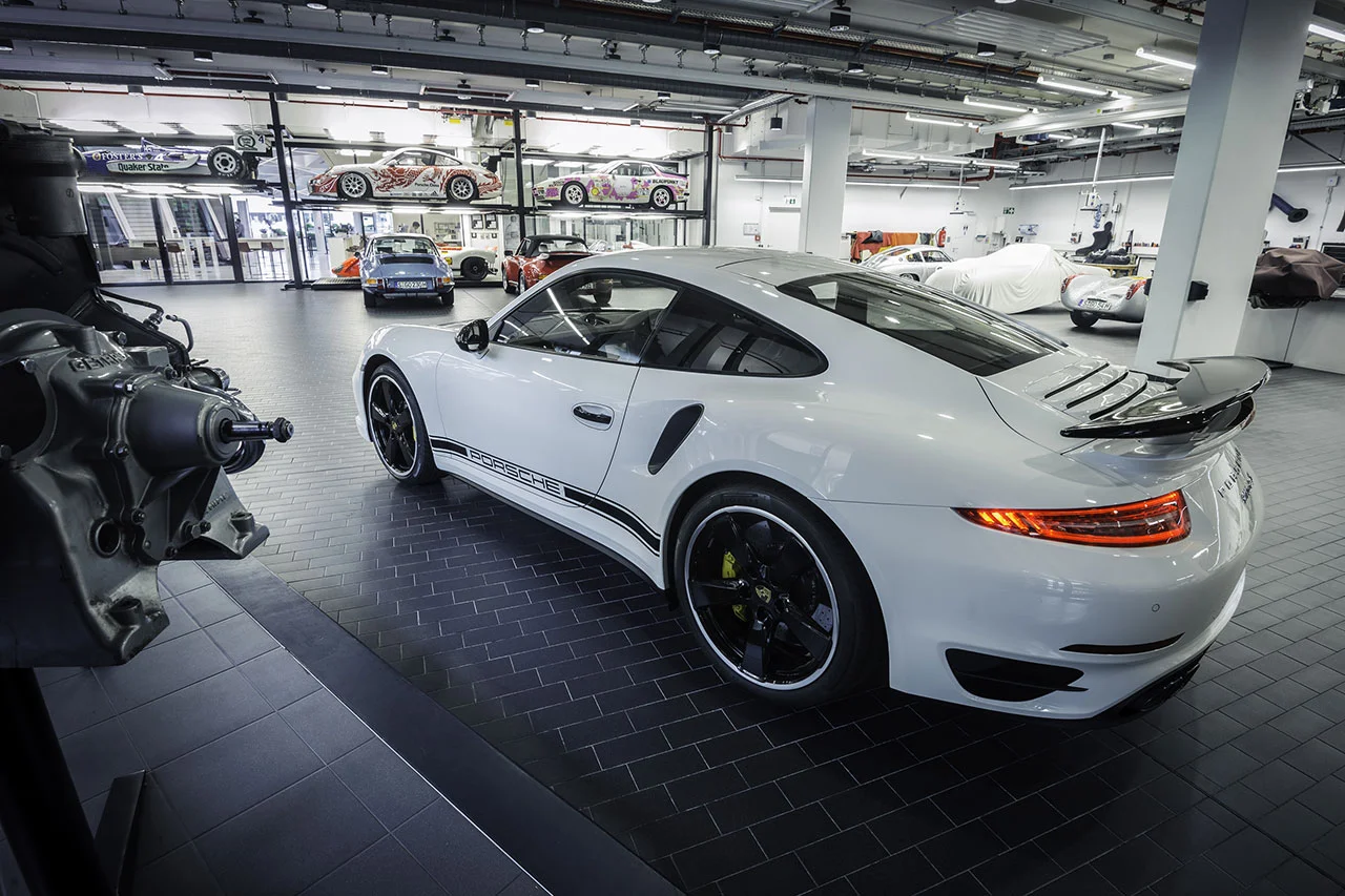 Porsche 911 Turbo S GB Edition 