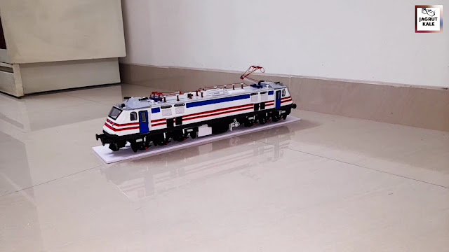 WAP-5 aerodynamic locomotive Model