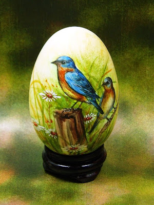 Artcraft from eggshell ; painted eggshell