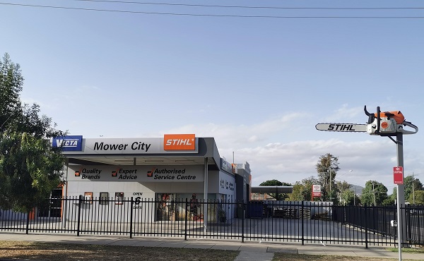 BIG Chainsaw in Albury - BIG Things of Australia