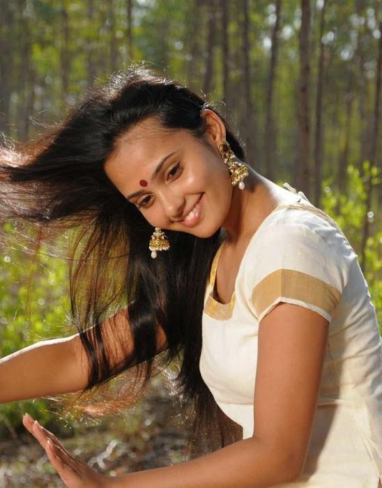 aarushi from movie latest photos