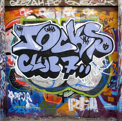 graffiti murals, graffiti tag