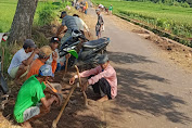 Jelang Hari Raya  Idul Fitri 1445 H, Warga Desa Mancagar Bergotong Royong Bersihkan Jalan