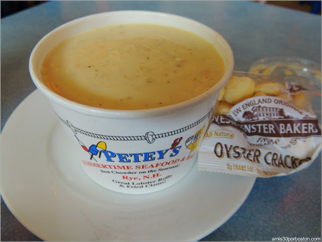 Petey's Summertime Seafood and Bar: Clam Chowder