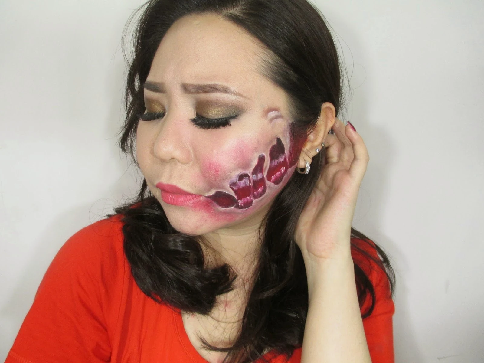 EASY 3D ILLUSIONS SKIN TORN AND STRETCH WITH FACE PAINTING MAKEUP