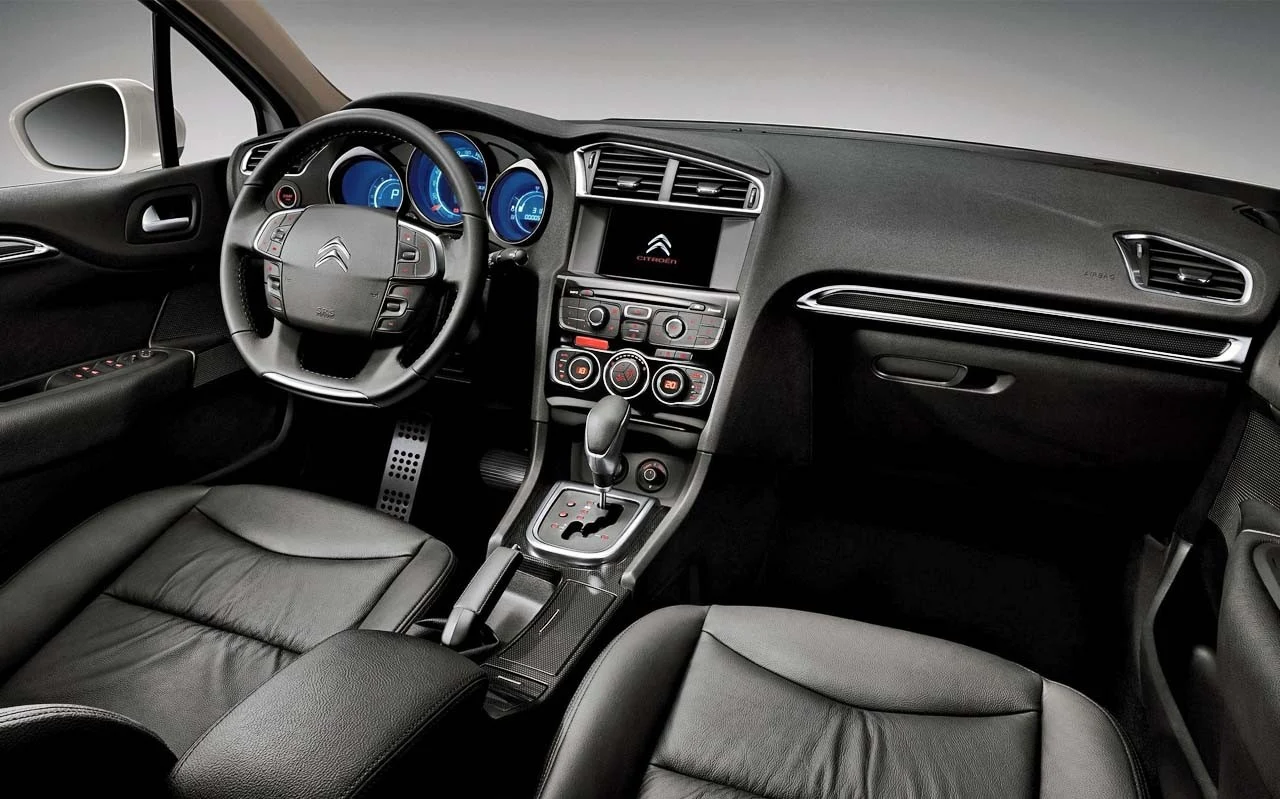 Citroen C4 Lounge 2014 - interior