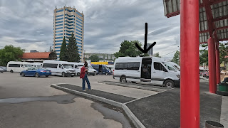Marshrutka vans lined up at Didube terminal