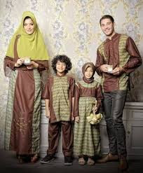 Model Baju Muslim Pasangan Keluarga Modern √50+ Model Baju Muslim Pasangan Keluarga Modern Terbaru 2022