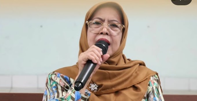 Hj.Elin Suharliah  Mendorong BumDes Penggerak Perekomian Desa.