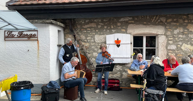 スイス・ベルン近郊のイベント「リニェールの牧くだり」音楽
