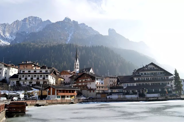 alleghe escursioni invernali ciaspole neve