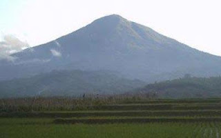 Jalur Pendakian Gunung Cikuray Via Pemancar