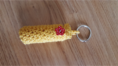 Crochet lip balm keychain cozy - tutorial and pattern