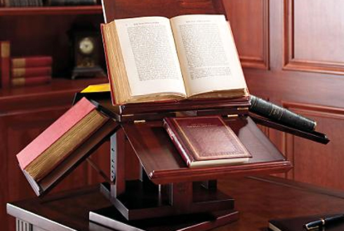 Thomas Jefferson’s Book Stand Was an Early Version of Computer Tabs