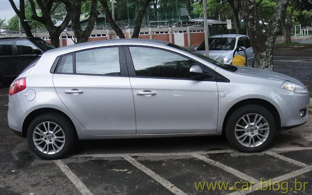 Fiat Bravo Essence 1.8 16V 2012 - lateral