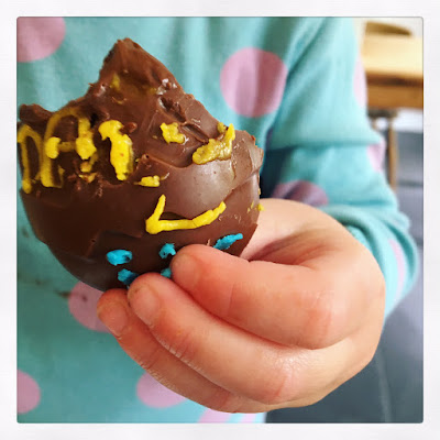 #Getmessy Making chocolate Eggs* chocolate craft