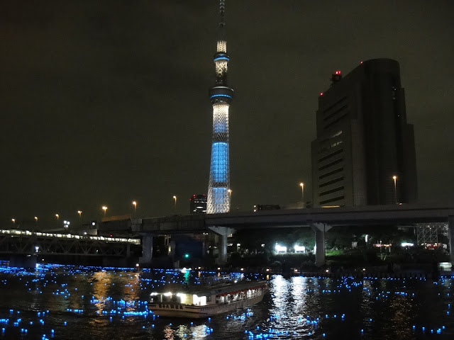 tokyo sky tree with sumida river