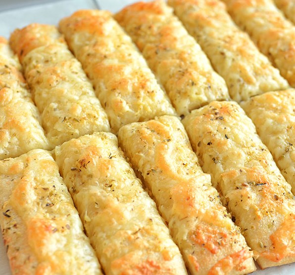 Homemade Cheesy Garlic Breadsticks Recipe #dinner #comfortfood