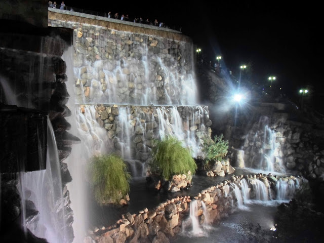 Рукотворный водопад в Душанбе, Таджикистан