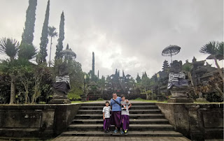 Templo Madre Besakih o Pura Agung Besakih de la Isla de Bali, Indonesia.