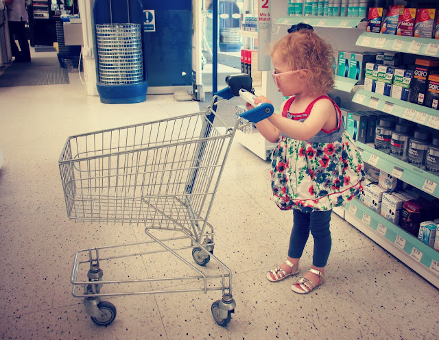 Child's shopping trolley | Sprinkle of glitter