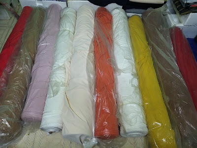 Lô 150kg vải lụa đũi màu thời trang cho đại lý shop Vải tại Bình Dương