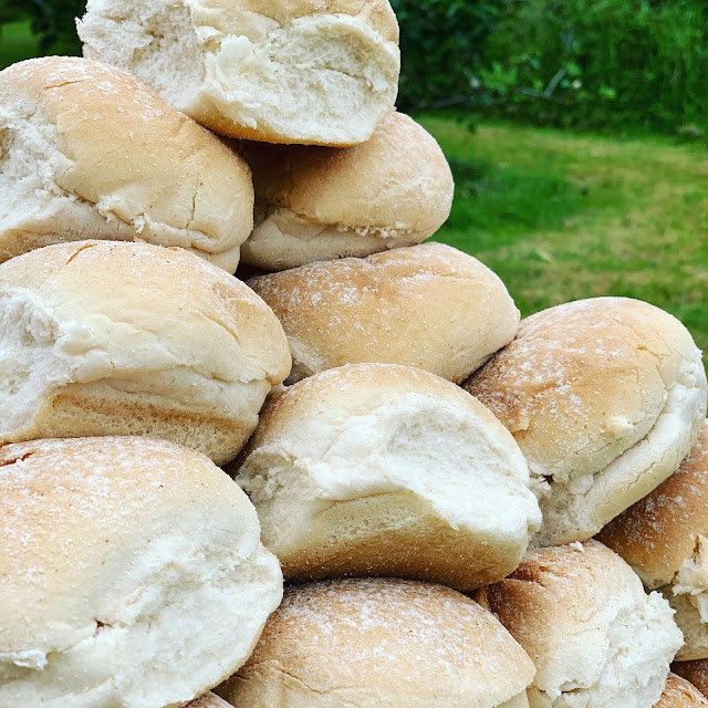 pile of bread rolls