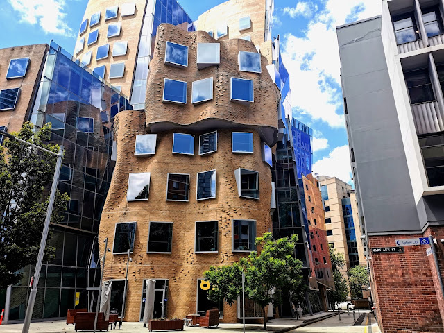 Ultimo | Brown Paper Bag building || Frank Gehry