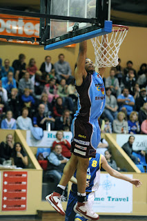 Fernandez Lockett ally oop