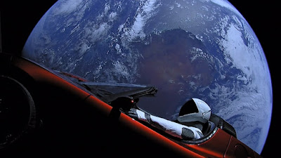 سيارة Tesla Roadster تقترب الى وجهتها لكوكب المريخ