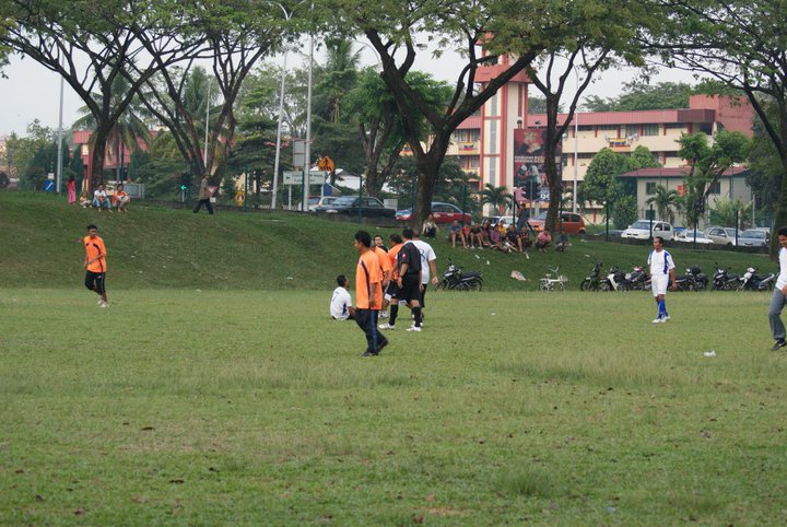 REZQEEN HILL: Tutup Padang Di Selangor, Padang Bandar Tun 