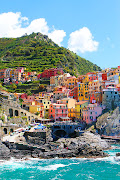 Cinque Terre: Italy. The most fantasyfulfilling stretch of the fabled . (travel suanpung)