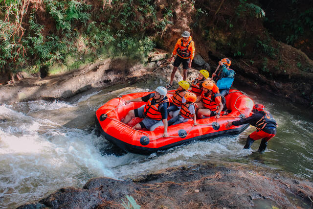 Hijab Quick-Dry untuk Rafting