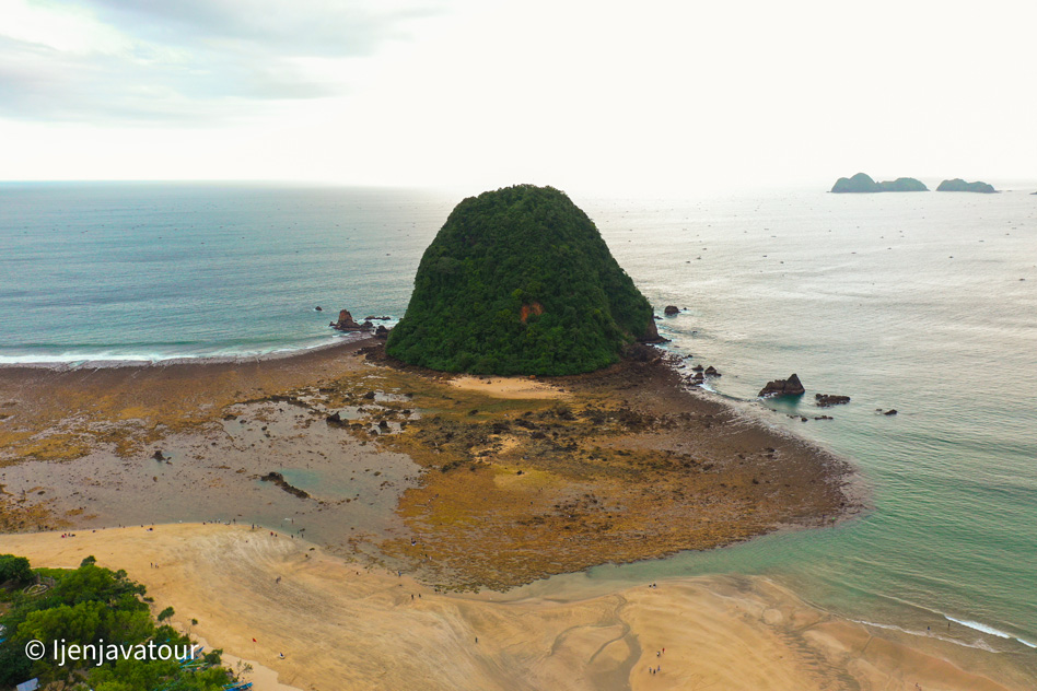 Pulau Merah Aerial View @Ijen Java Tour