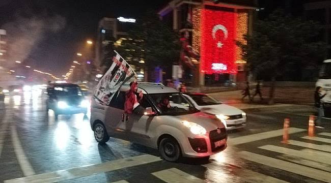 Beşiktaş taraftarı Tekirdağ'da şampiyonluğunu kutladı