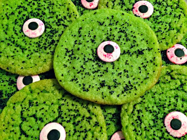 Halloween monster eye cookies