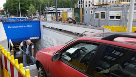 http://www.rp-online.de/panorama/deutschland/unfall-in-berlin-auto-faehrt-in-u-bahn-station-vier-schwerverletzte-aid-1.6846722