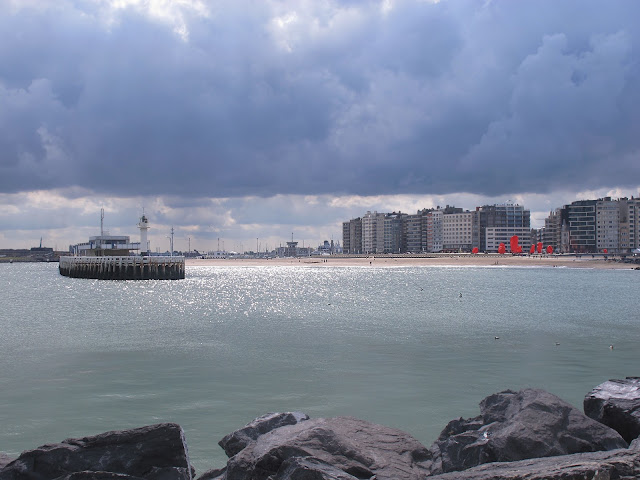 Oostende : water, lucht en zand...