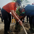 PTPN2 Tanam Ulang Bibit Sawit di Kebun TGPM dan Santuni Puluhan Anak Yatim