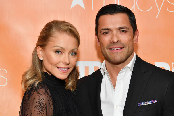 What is Kelly Ripa Net Worth in 2022