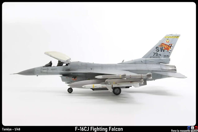 Maquette du F-16CJ Fighting Falcon de Tamiya au 1/48.