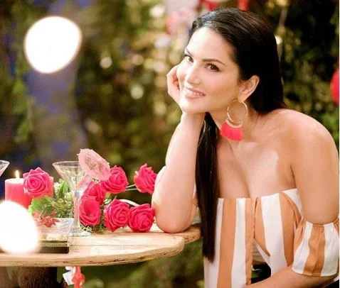 Sunny Leone Hot Photo Gallery: Hot Photos, Pictures, Images, Wallpaper