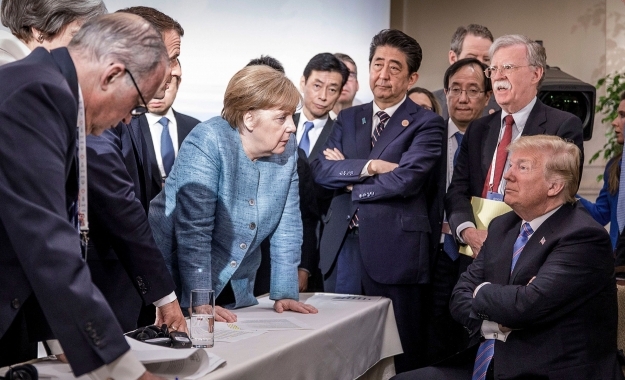 «Πόλεμος» δηλώσεων Μέρκελ - Τραμπ μετά το ναυάγιο της G7