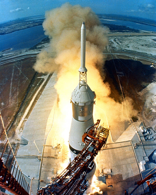 Satürn V roketi, Apollo 11 fırlatmasında.