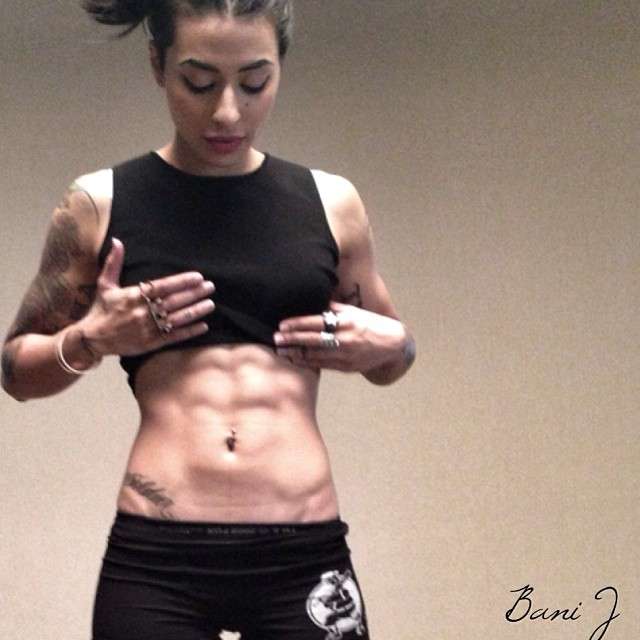 bani j shows abs pic