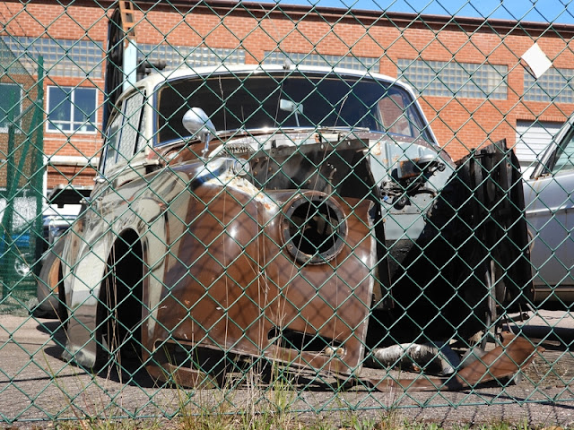 Så här brukar man inte se en Rolls-Royce!