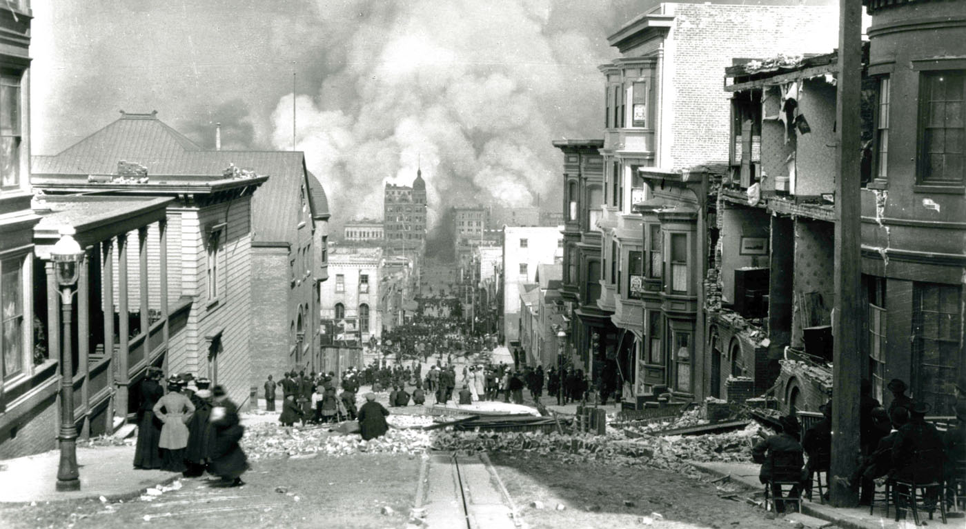 40 Unbelievable Historical Photos - Looking Down Sacramento Street [San Francisco, 1906]